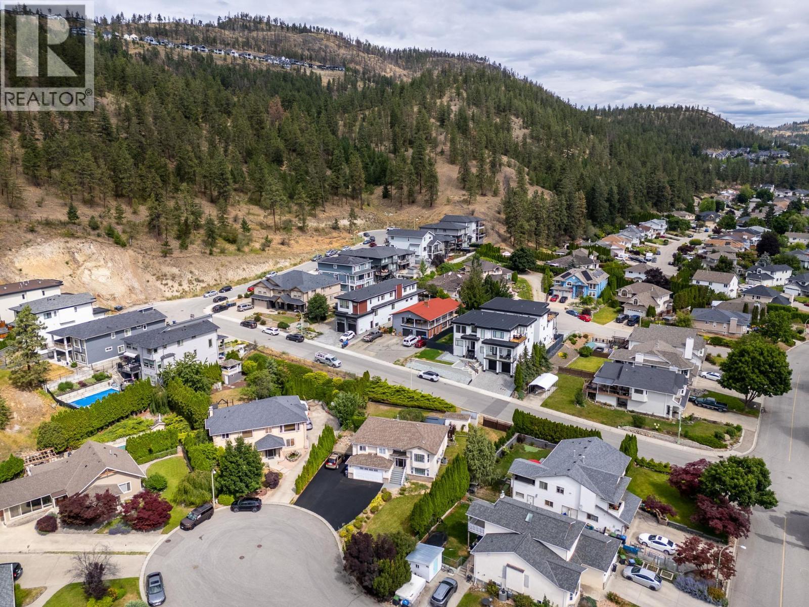 280 Cosens Court, Kelowna, BC - Outdoor With View