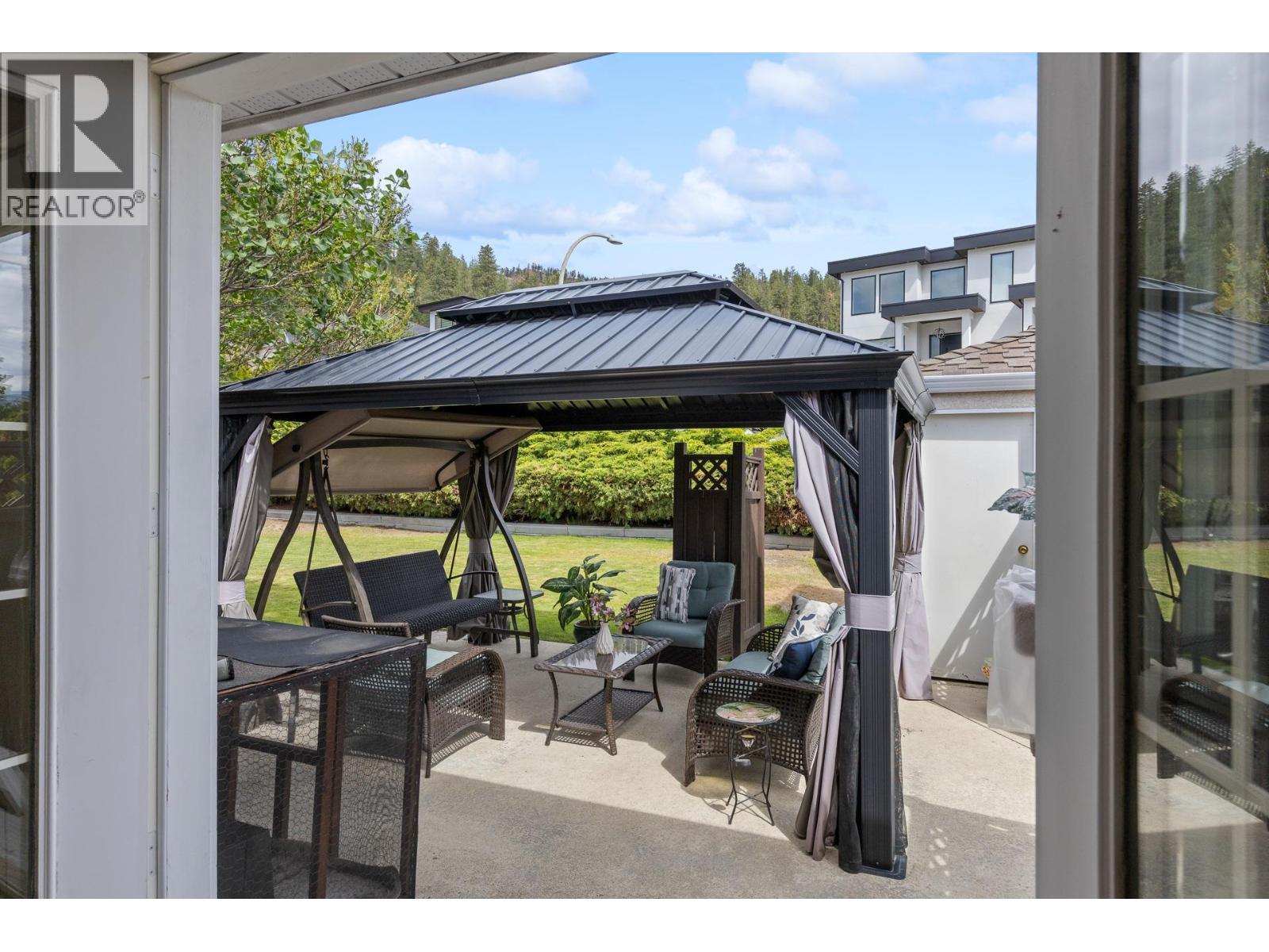 280 Cosens Court, Kelowna, BC - Outdoor With Exterior
