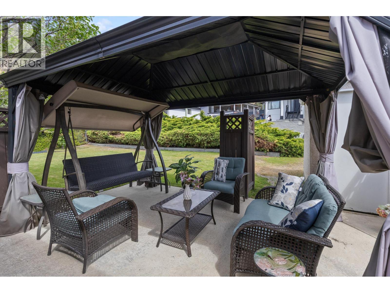 280 Cosens Court, Kelowna, BC - Outdoor With Deck Patio Veranda With Exterior