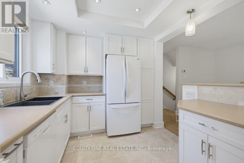 3380 Uplands Drive, Ottawa, ON - Indoor Photo Showing Kitchen With Double Sink