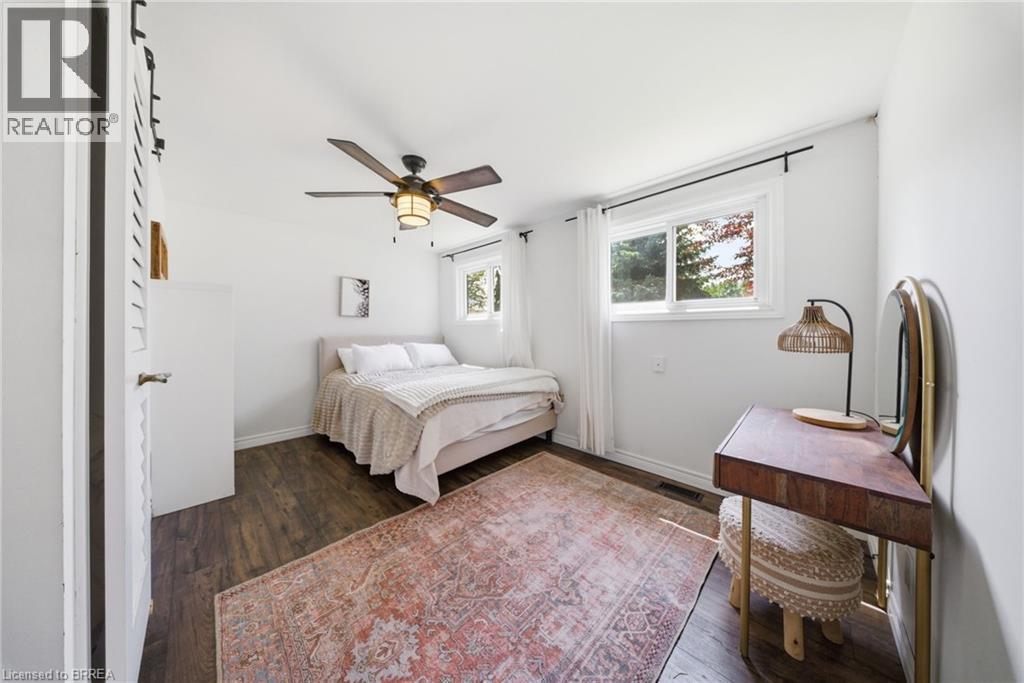 382 Cedar Drive, Turkey Point, ON - Indoor Photo Showing Bedroom