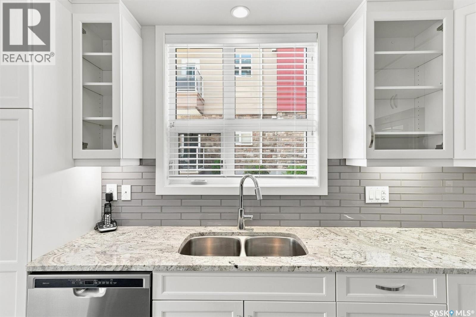 116 1025 Moss Avenue, Saskatoon, SK - Indoor Photo Showing Kitchen With Double Sink With Upgraded Kitchen
