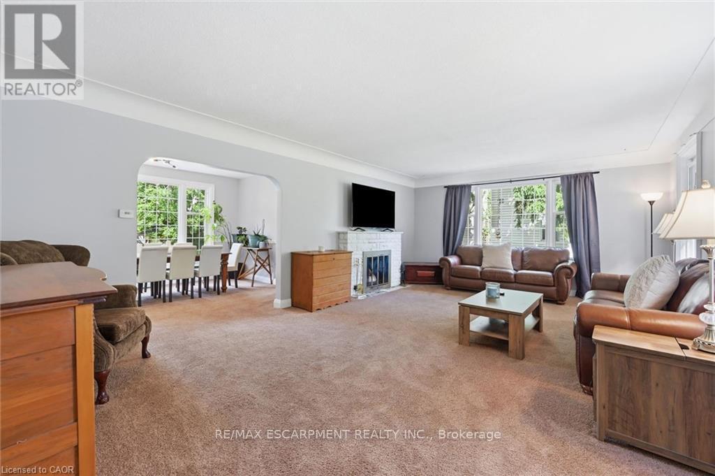 938 Cloverleaf Drive, Burlington, ON - Indoor Photo Showing Living Room With Fireplace