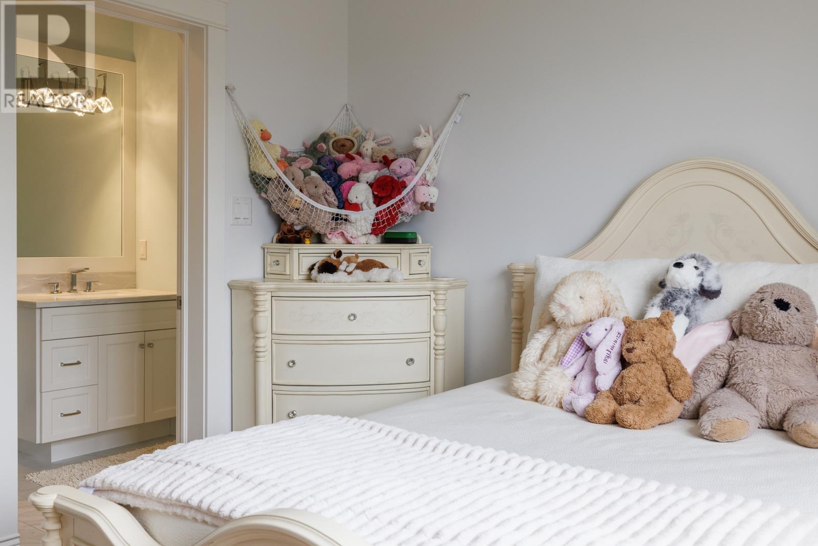 6 Stoneley Place, St. John'S, NL - Indoor Photo Showing Bedroom