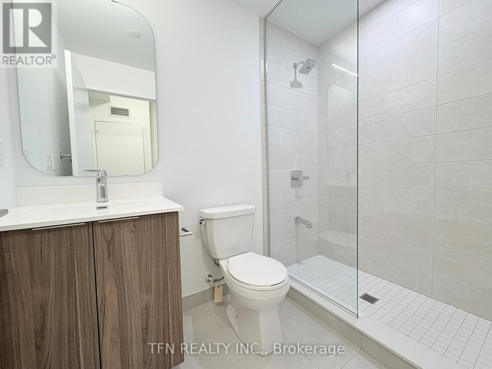 427 - 15 Richardson Street, Toronto, ON - Indoor Photo Showing Bathroom