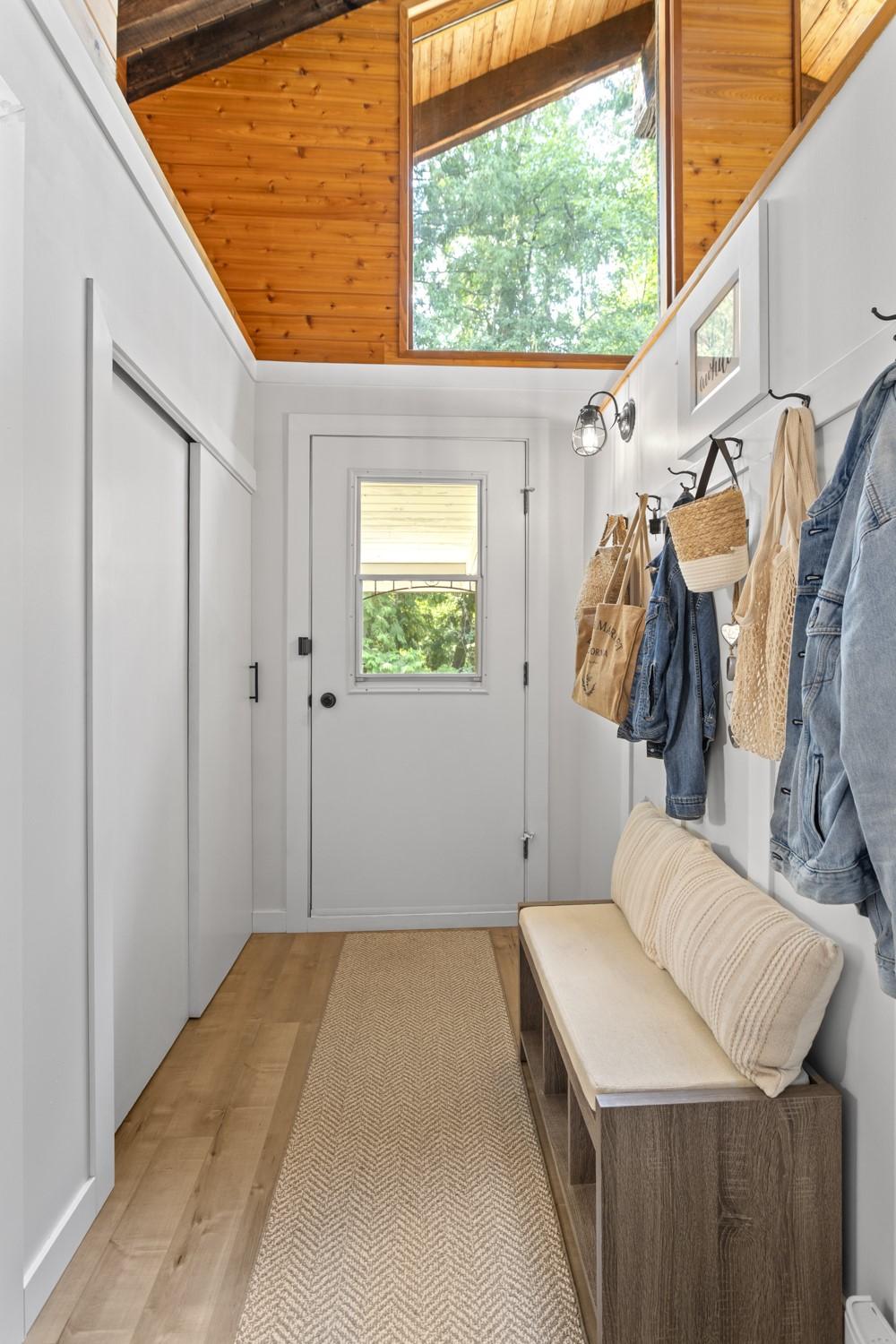 10215 Twin Bays Road, Twin Bays, BC - Indoor Photo Showing Other Room