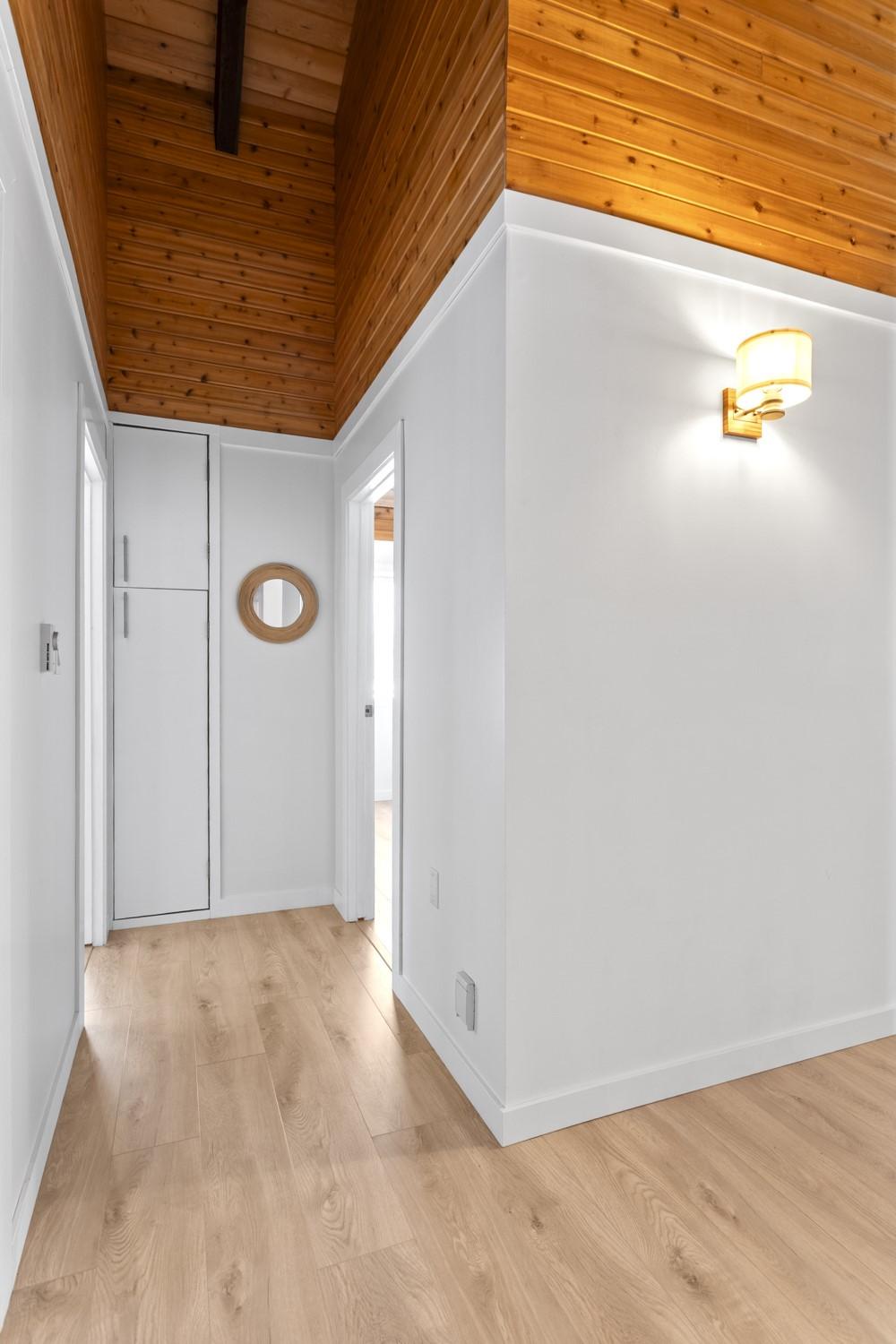 10215 Twin Bays Road, Twin Bays, BC - Indoor Photo Showing Other Room