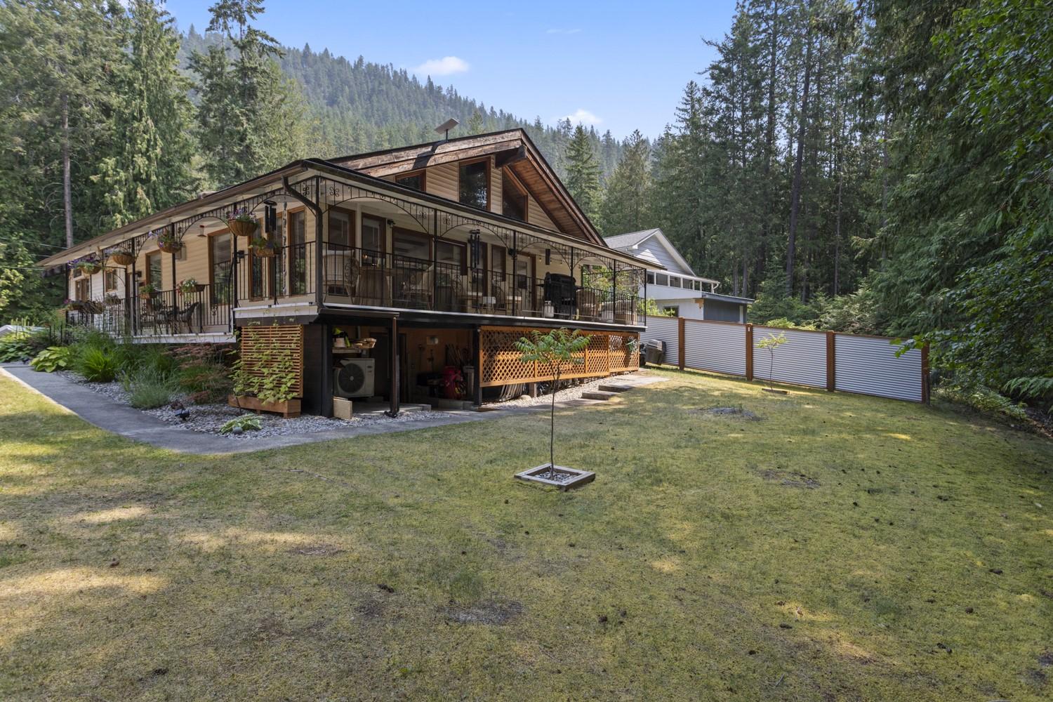 10215 Twin Bays Road, Twin Bays, BC - Outdoor