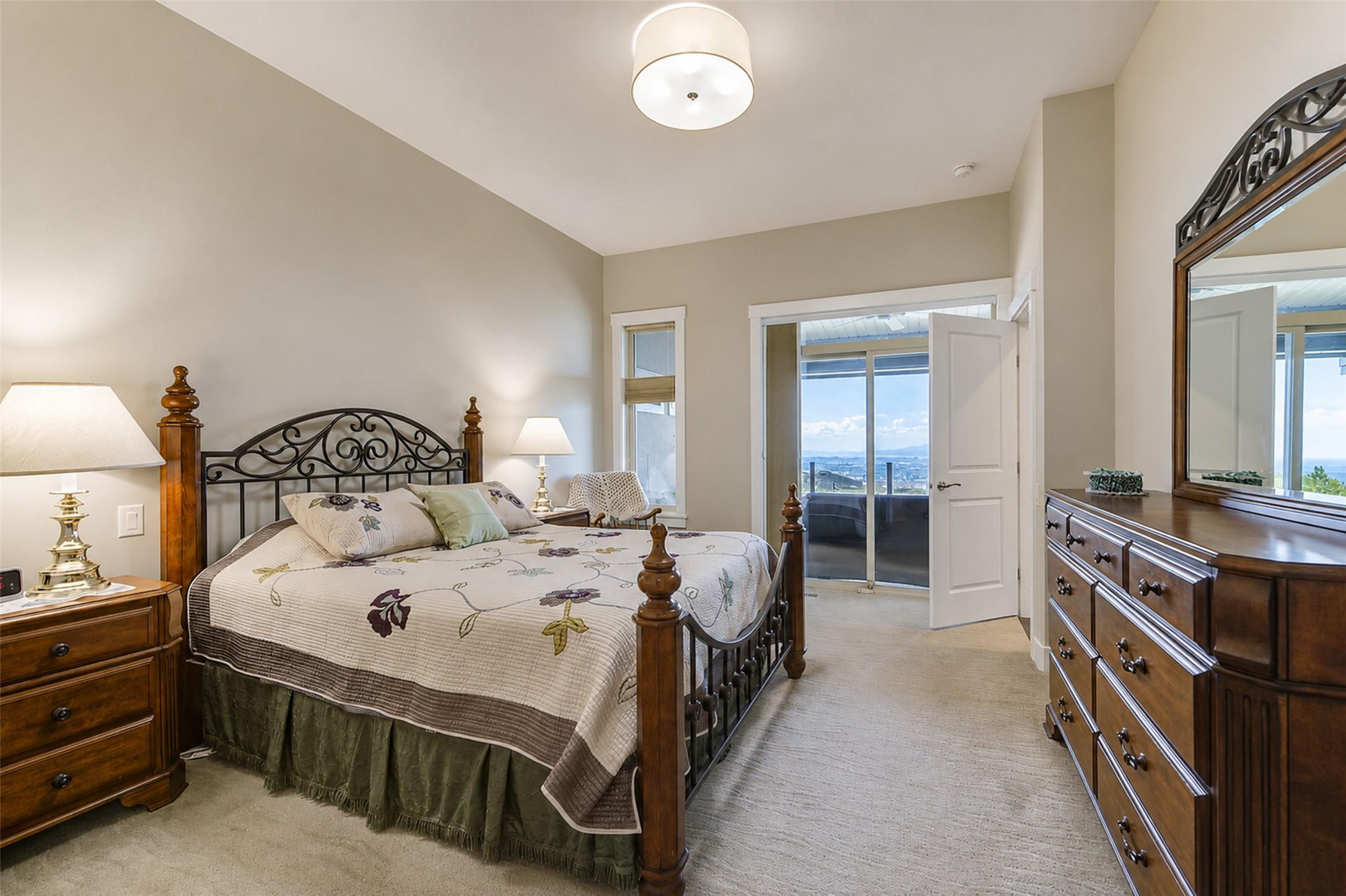 2-1836 Tower Ranch Boulevard, Kelowna, BC - Indoor Photo Showing Bedroom