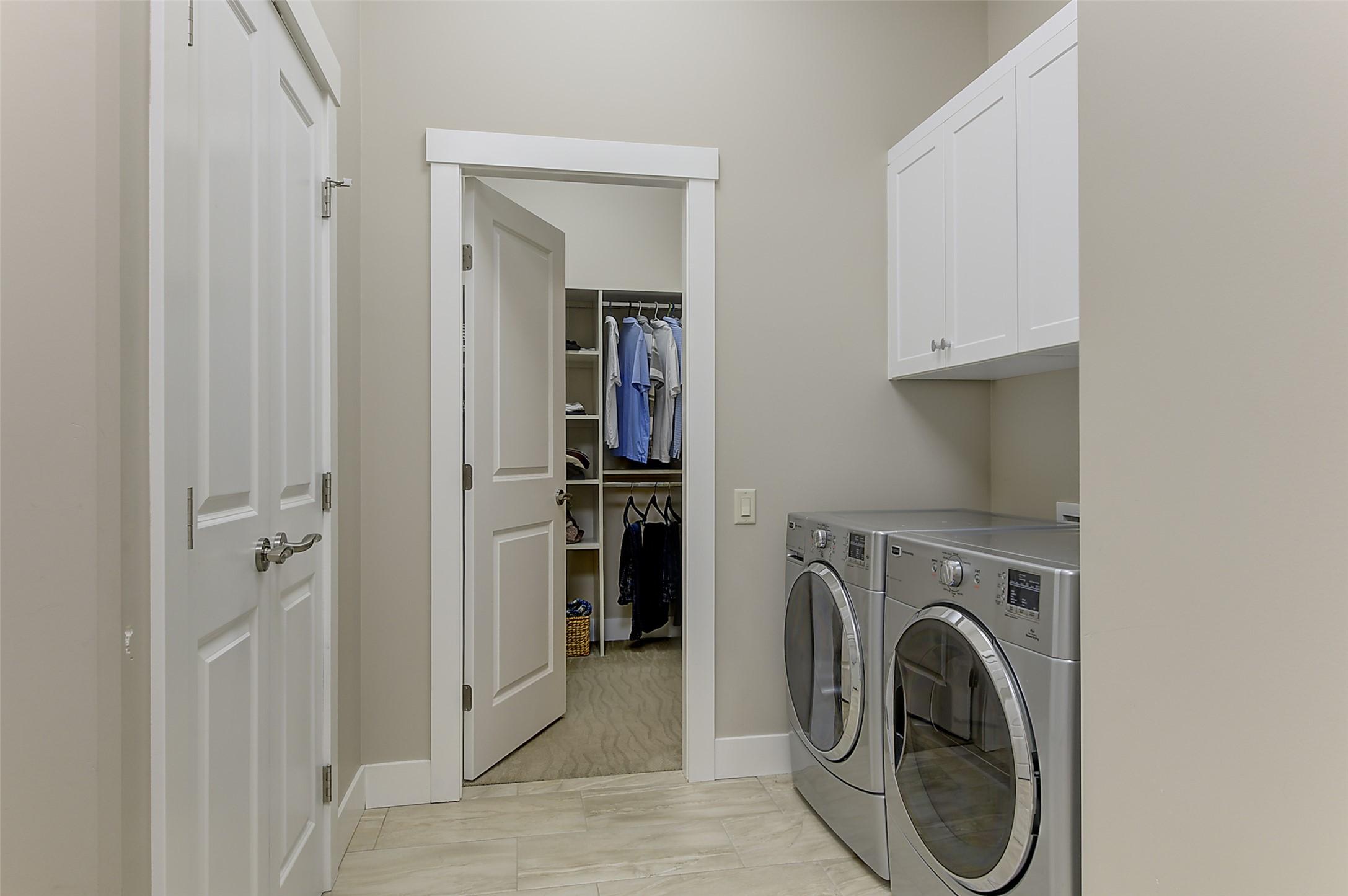2-1836 Tower Ranch Boulevard, Kelowna, BC - Indoor Photo Showing Laundry Room