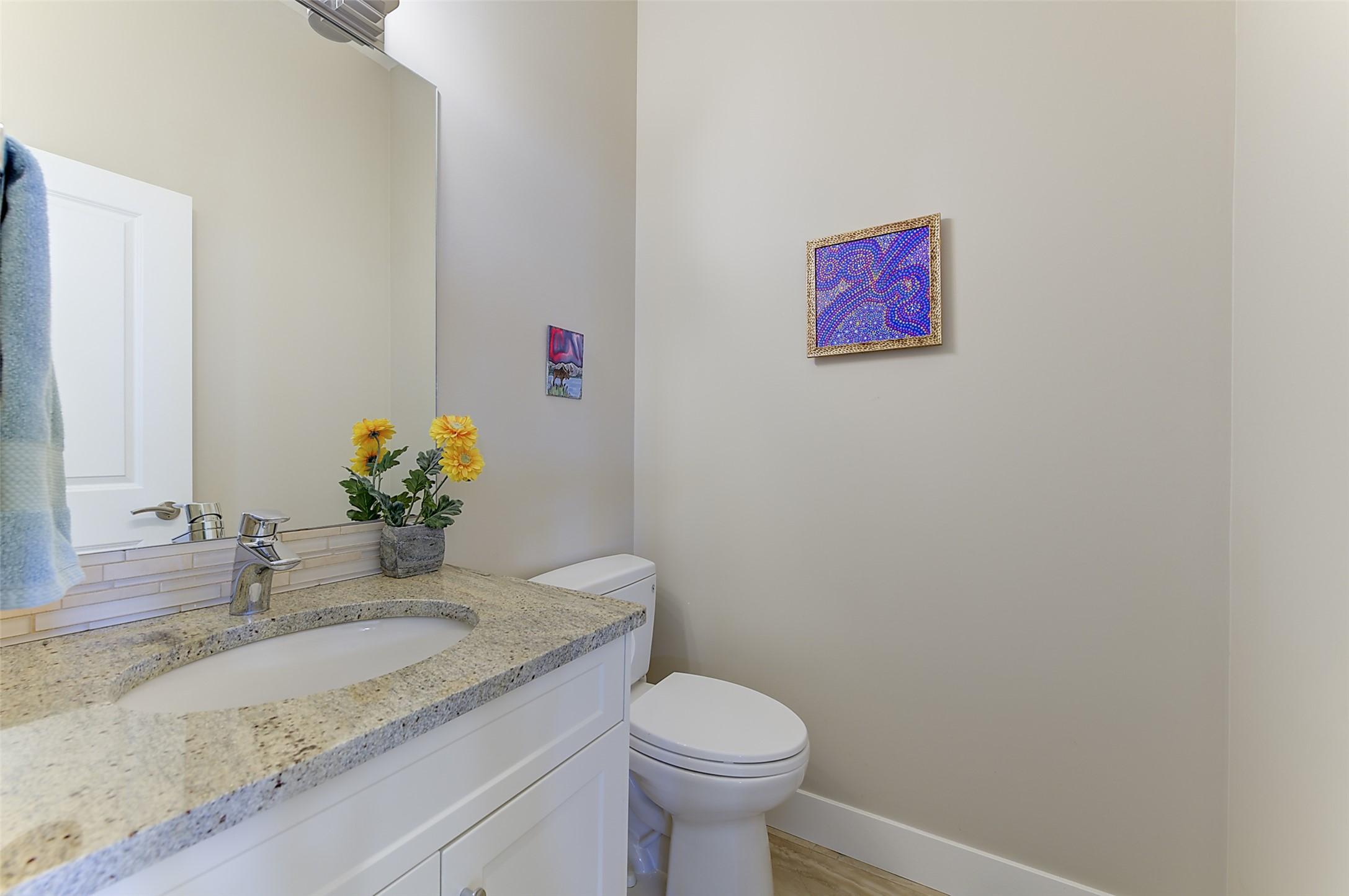 2-1836 Tower Ranch Boulevard, Kelowna, BC - Indoor Photo Showing Bathroom