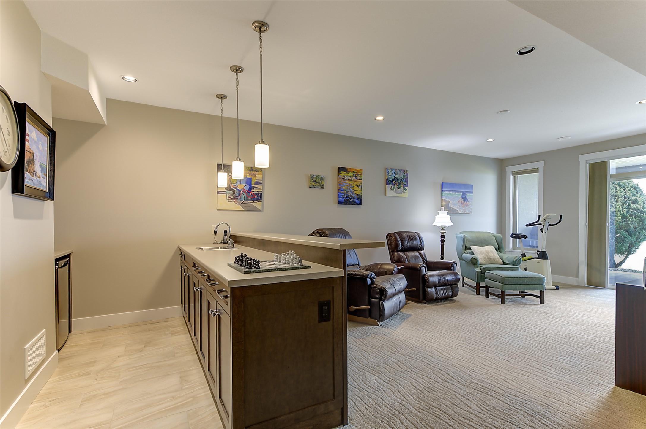 2-1836 Tower Ranch Boulevard, Kelowna, BC - Indoor