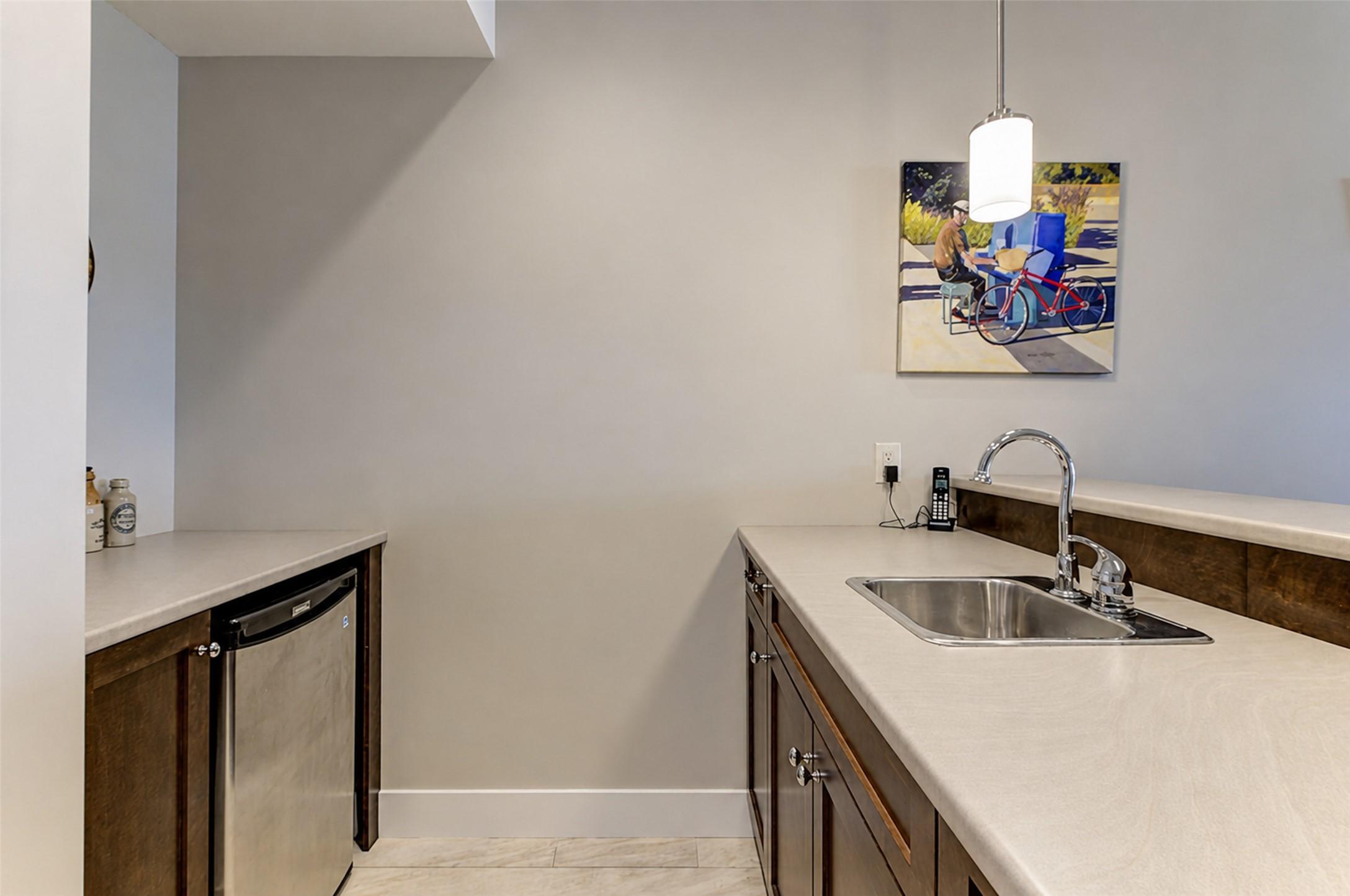2-1836 Tower Ranch Boulevard, Kelowna, BC - Indoor Photo Showing Kitchen