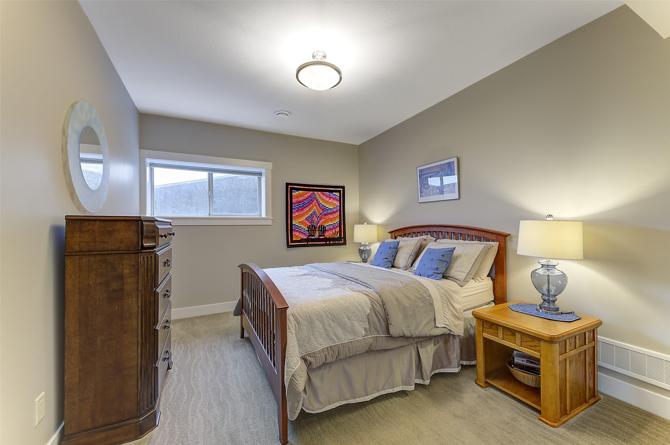 2-1836 Tower Ranch Boulevard, Kelowna, BC - Indoor Photo Showing Bedroom