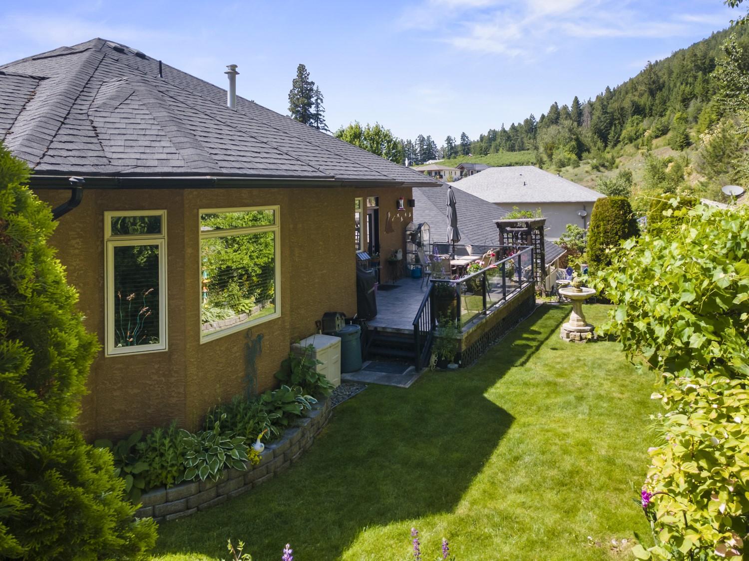 18-420 20Th Avenue, Creston, BC - Outdoor With Deck Patio Veranda