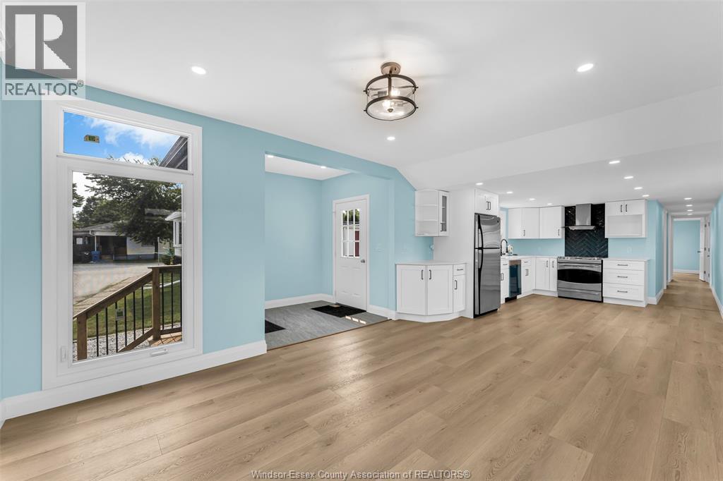 77 Julie Lane, Lakeshore, ON - Indoor