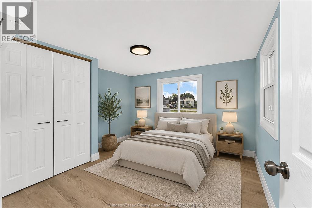 77 Julie Lane, Lakeshore, ON - Indoor Photo Showing Bedroom