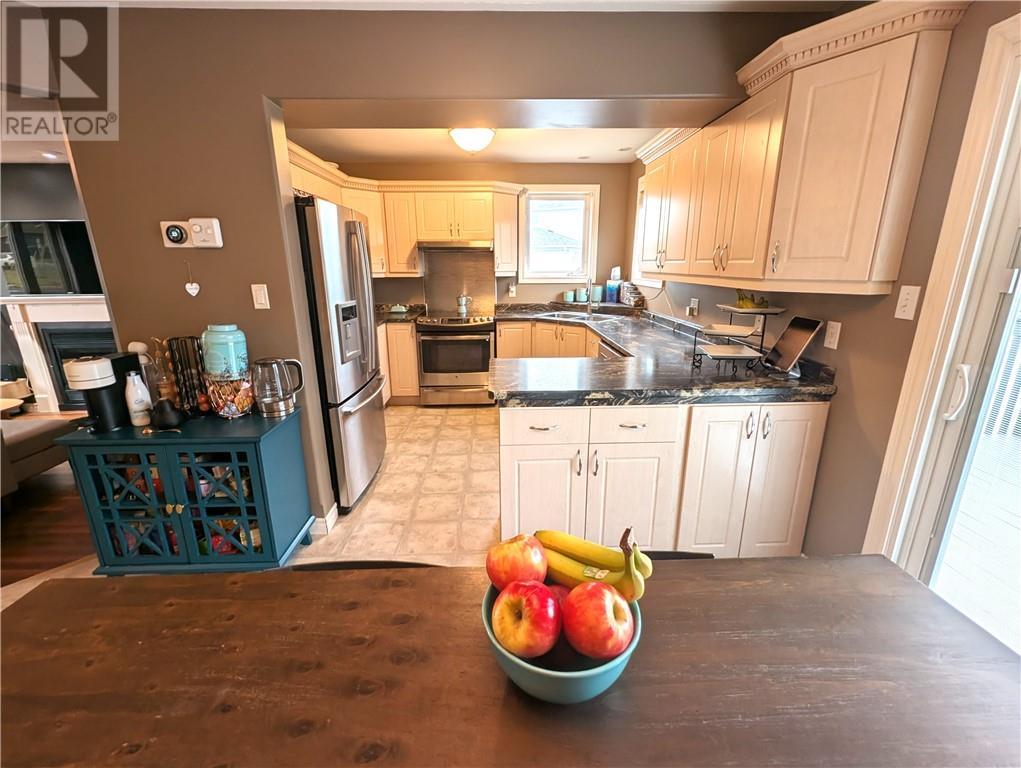 2472 Bancroft Drive, Sudbury, ON - Indoor Photo Showing Kitchen