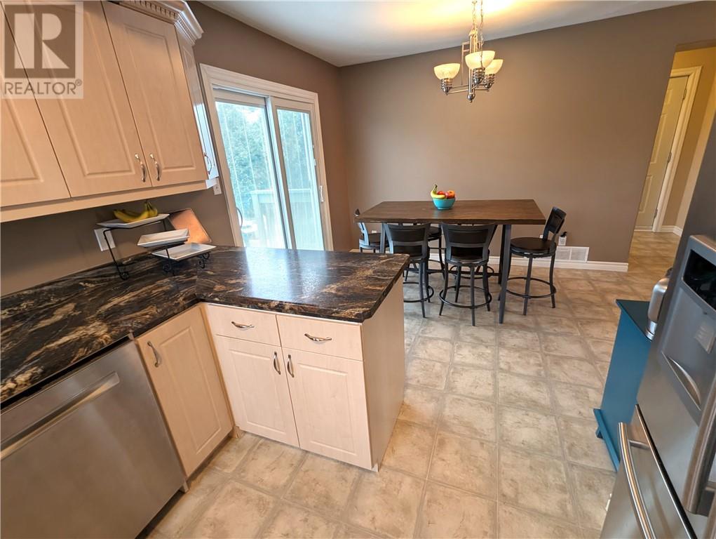 2472 Bancroft Drive, Sudbury, ON - Indoor