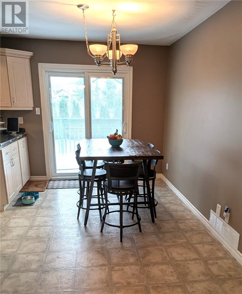2472 Bancroft Drive, Sudbury, ON - Indoor Photo Showing Dining Room