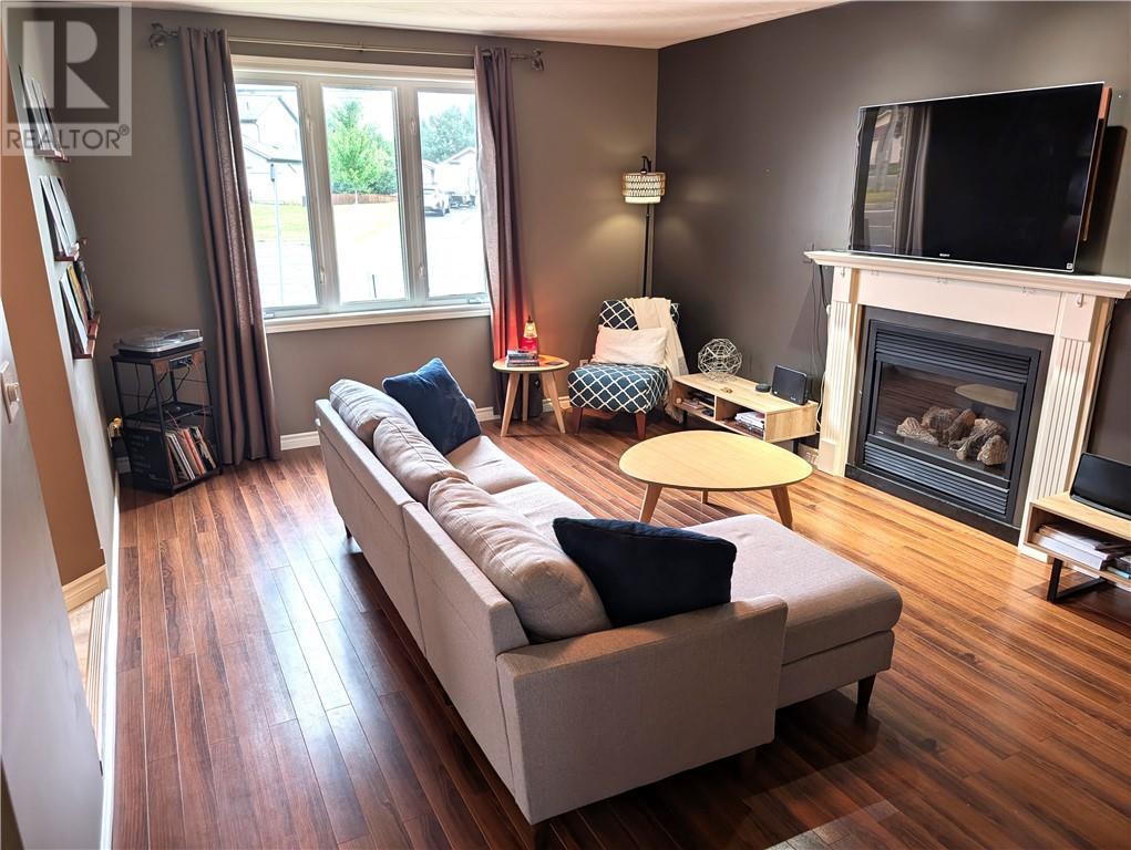 2472 Bancroft Drive, Sudbury, ON - Indoor Photo Showing Living Room With Fireplace