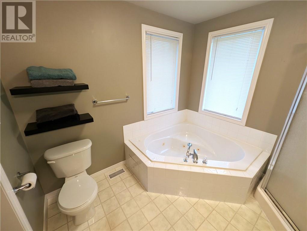 2472 Bancroft Drive, Sudbury, ON - Indoor Photo Showing Bathroom
