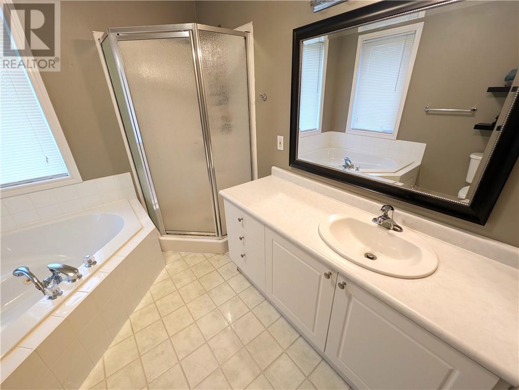 2472 Bancroft Drive, Sudbury, ON - Indoor Photo Showing Bathroom
