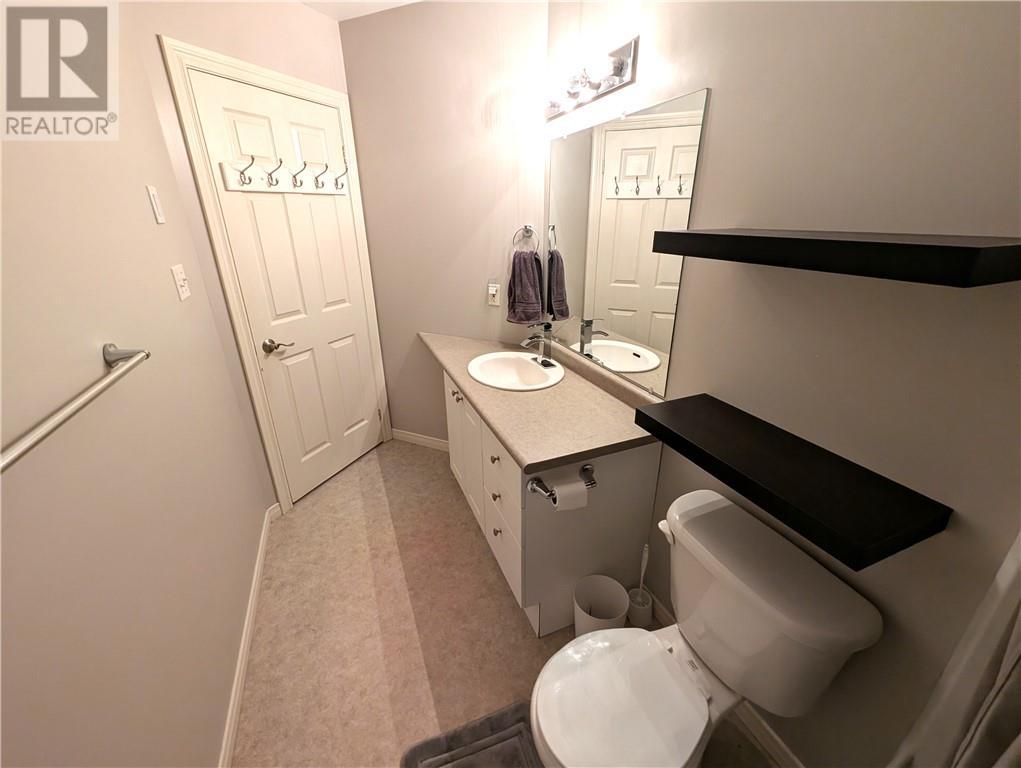 2472 Bancroft Drive, Sudbury, ON - Indoor Photo Showing Bathroom