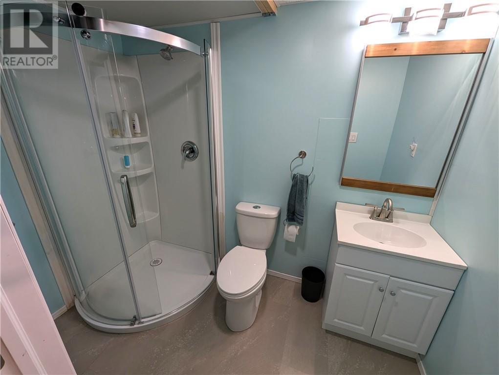 2472 Bancroft Drive, Sudbury, ON - Indoor Photo Showing Bathroom