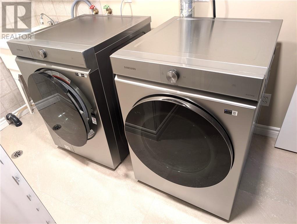 2472 Bancroft Drive, Sudbury, ON - Indoor Photo Showing Laundry Room