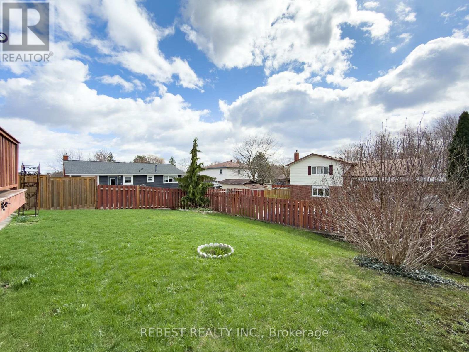 98 Cobblehill Road, Halton Hills, ON - Outdoor