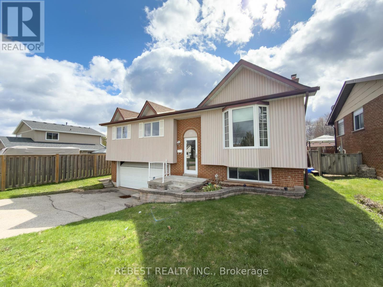 98 Cobblehill Road, Halton Hills, ON - Outdoor