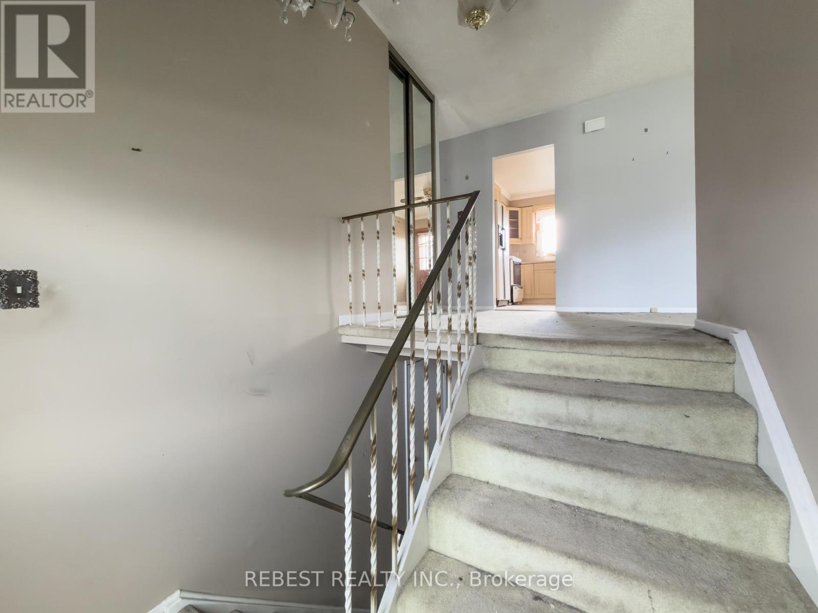 98 Cobblehill Road, Halton Hills, ON - Indoor Photo Showing Other Room