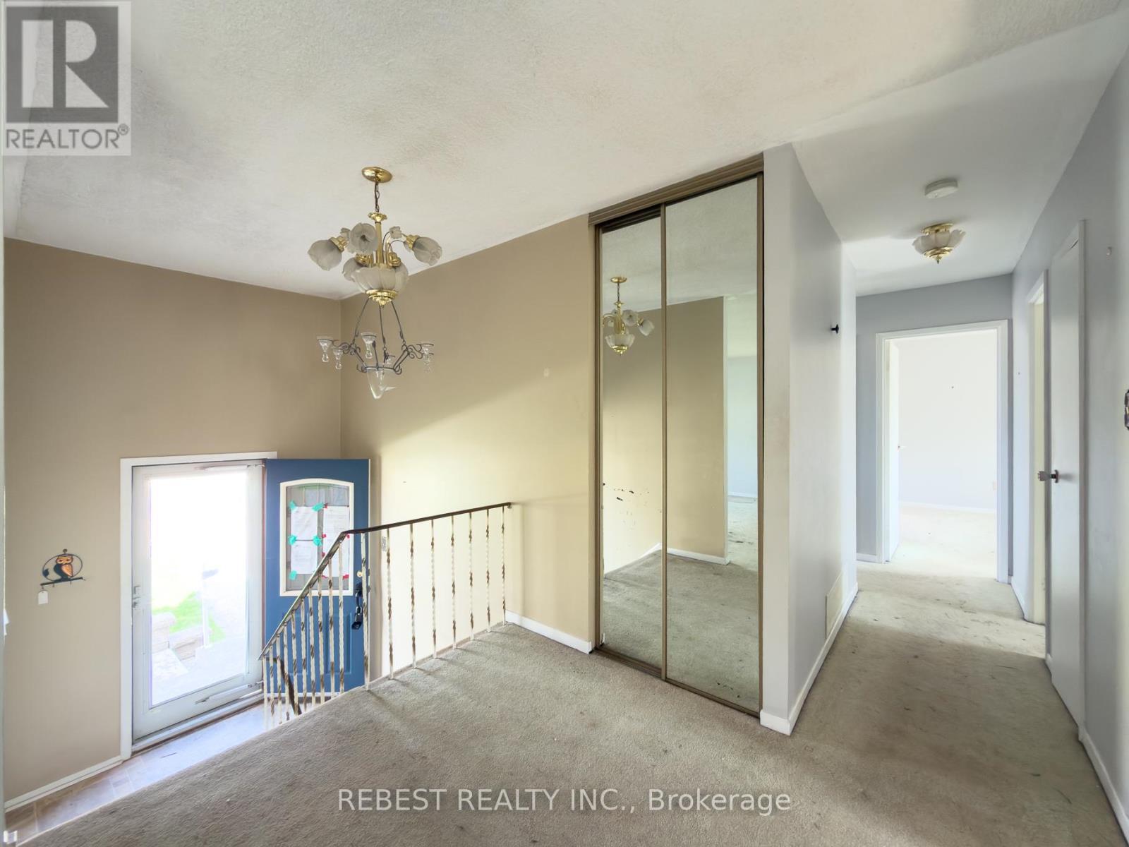 98 Cobblehill Road, Halton Hills, ON - Indoor Photo Showing Other Room