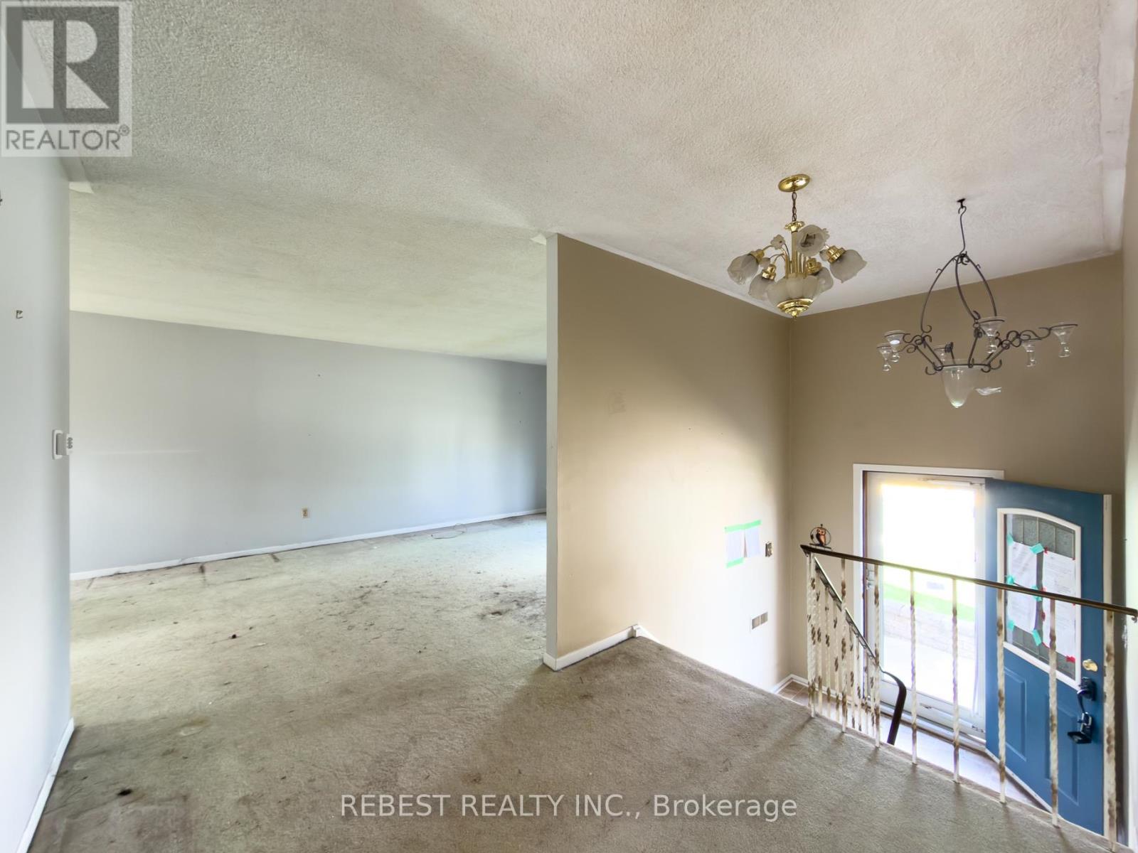 98 Cobblehill Road, Halton Hills, ON - Indoor Photo Showing Other Room