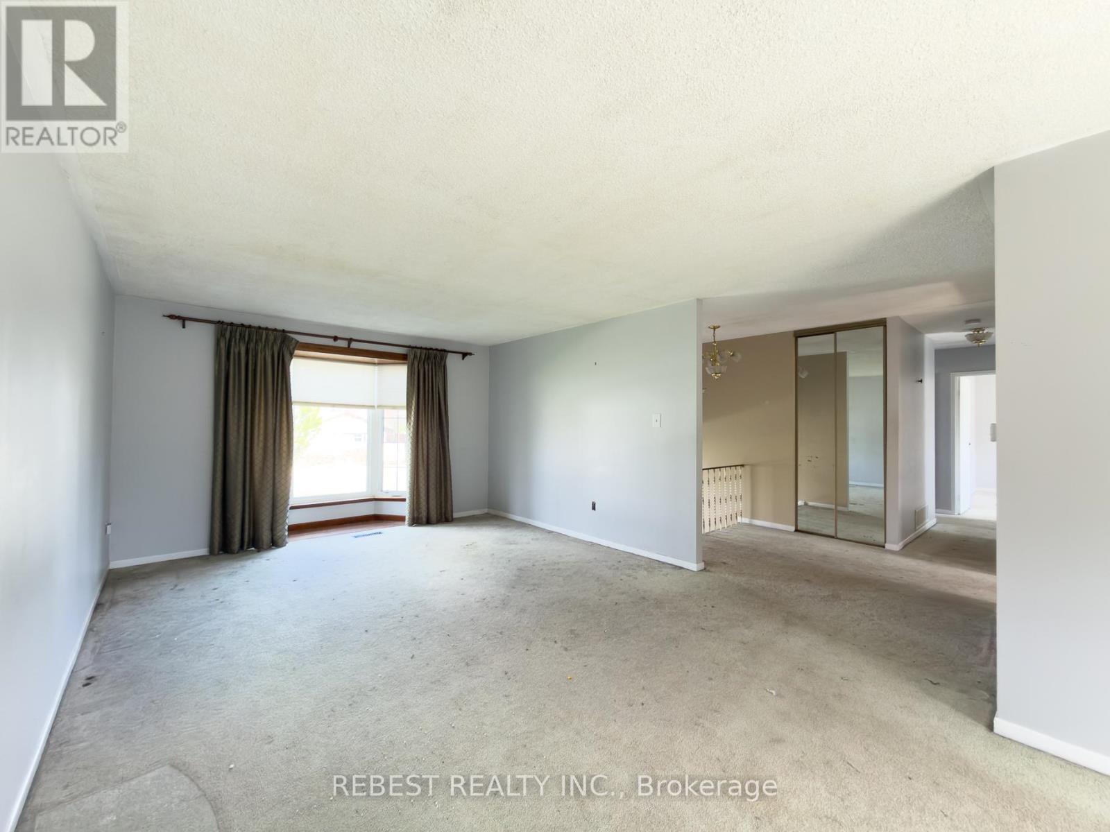 98 Cobblehill Road, Halton Hills, ON - Indoor Photo Showing Other Room