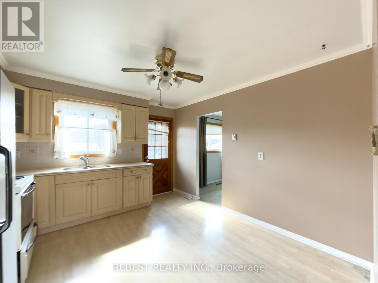 98 Cobblehill Road, Halton Hills, ON - Indoor Photo Showing Kitchen With Double Sink