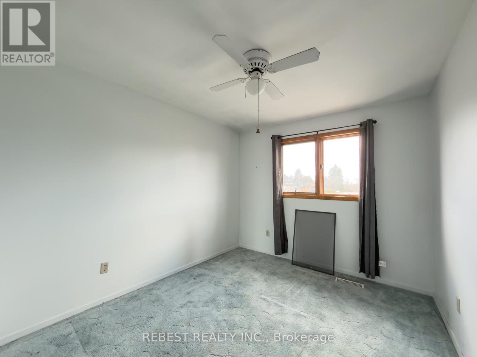 98 Cobblehill Road, Halton Hills, ON - Indoor Photo Showing Other Room
