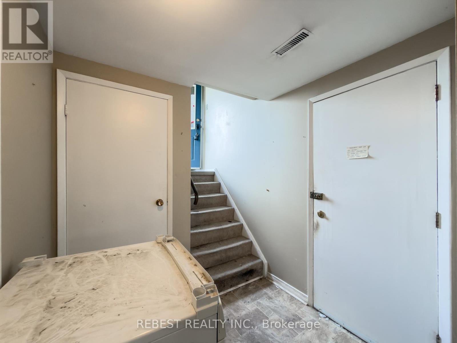 98 Cobblehill Road, Halton Hills, ON - Indoor Photo Showing Other Room