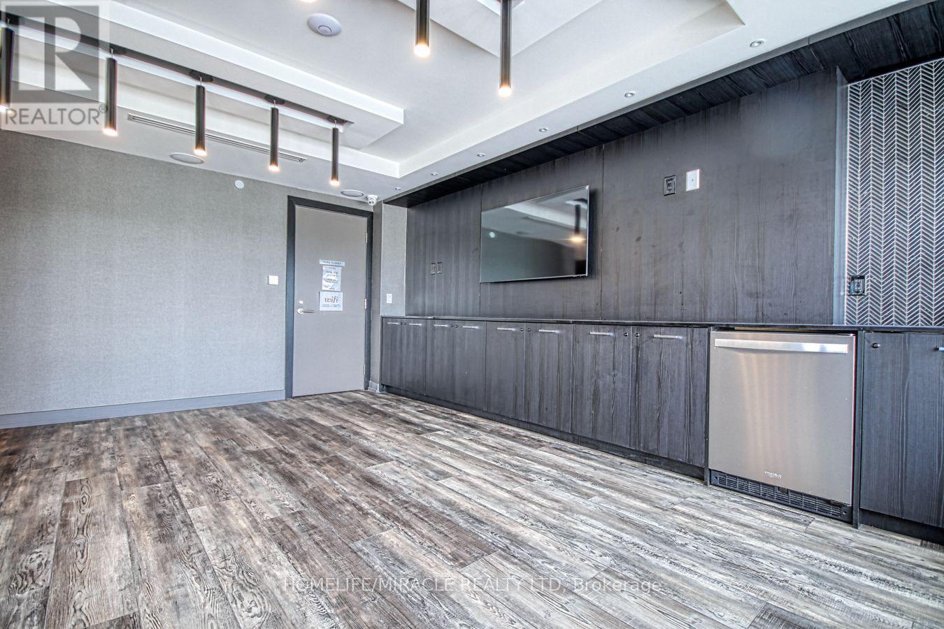 402 - 10 Wilby Crescent, Toronto, ON - Photo Showing Other Room