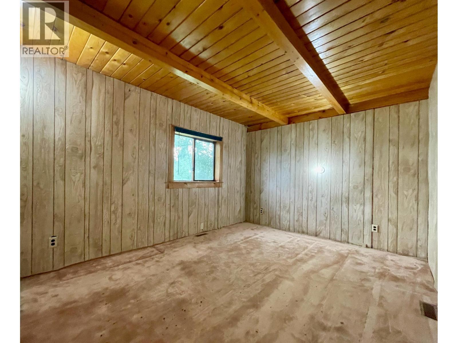 3455 Parson Frontage Road, Golden, BC - Indoor Photo Showing Other Room