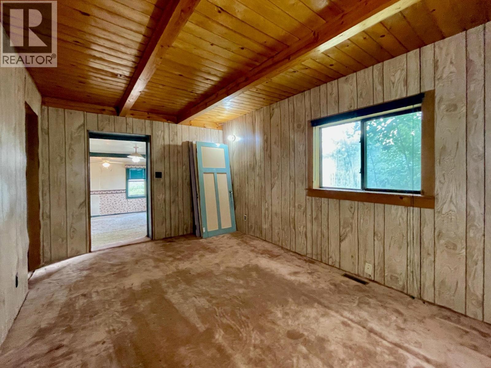 3455 Parson Frontage Road, Golden, BC - Indoor Photo Showing Other Room