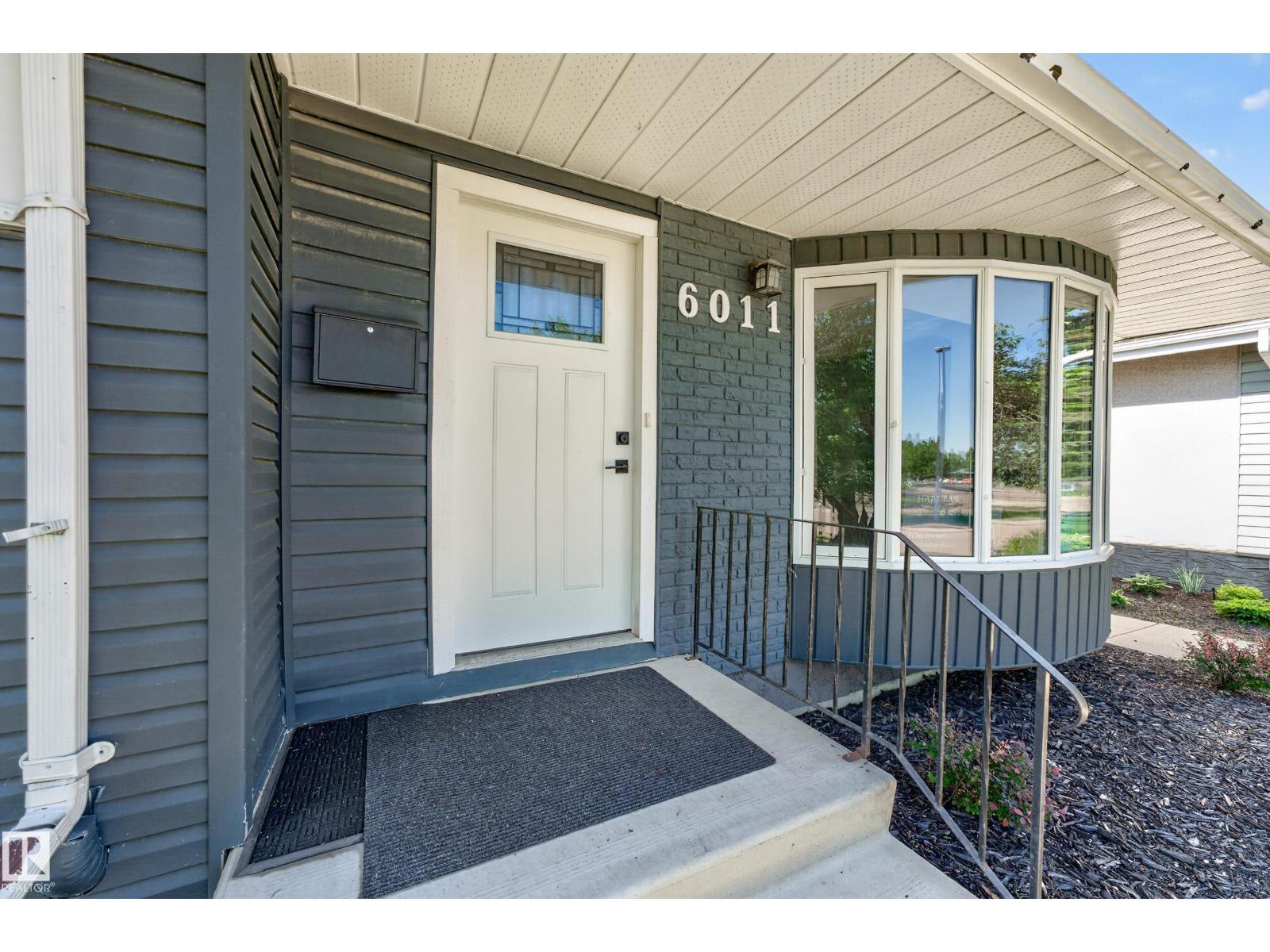 6011 93A Av Nw, Edmonton, AB - Outdoor With Deck Patio Veranda With Exterior