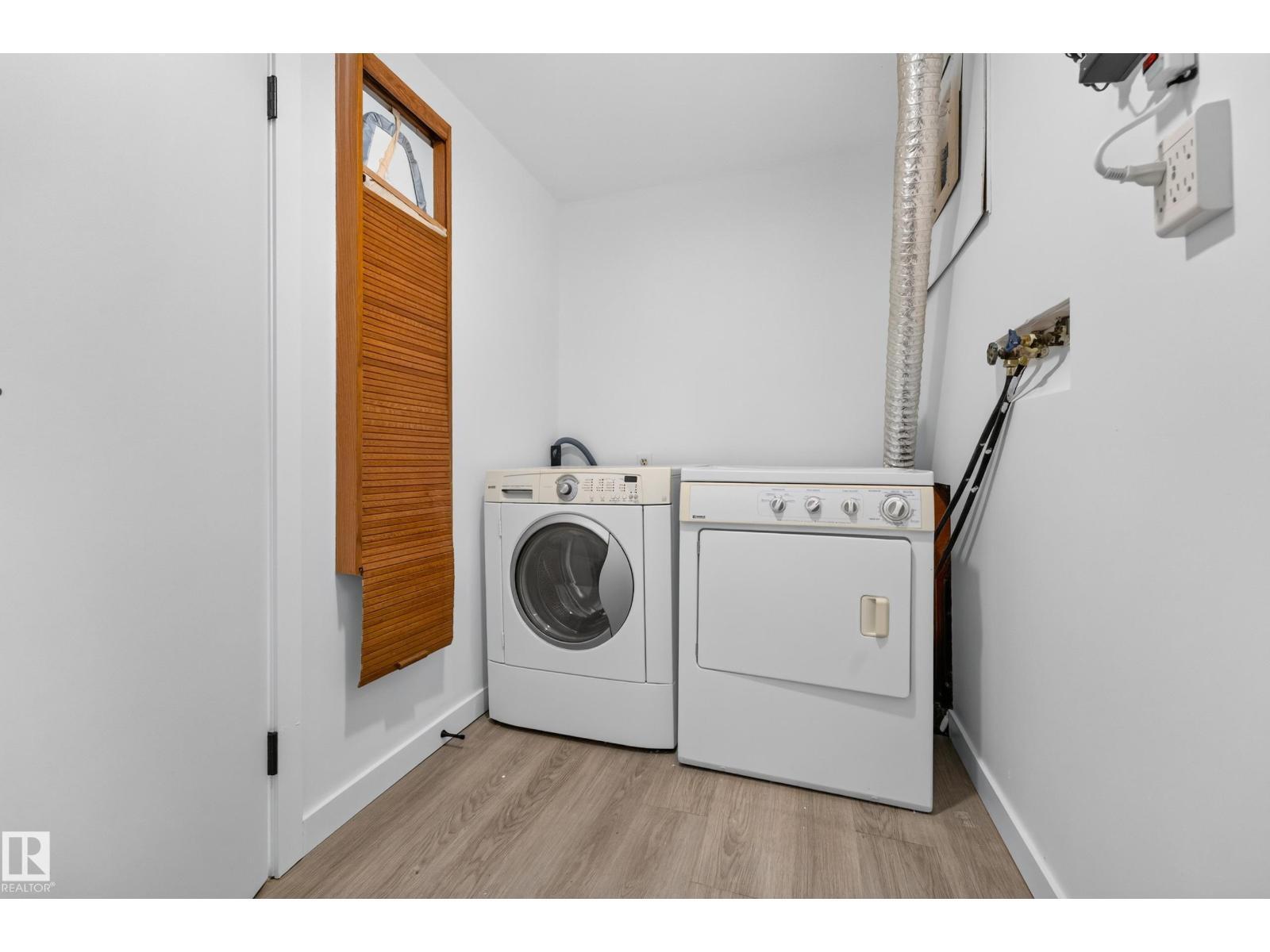 6011 93A Av Nw, Edmonton, AB - Indoor Photo Showing Laundry Room