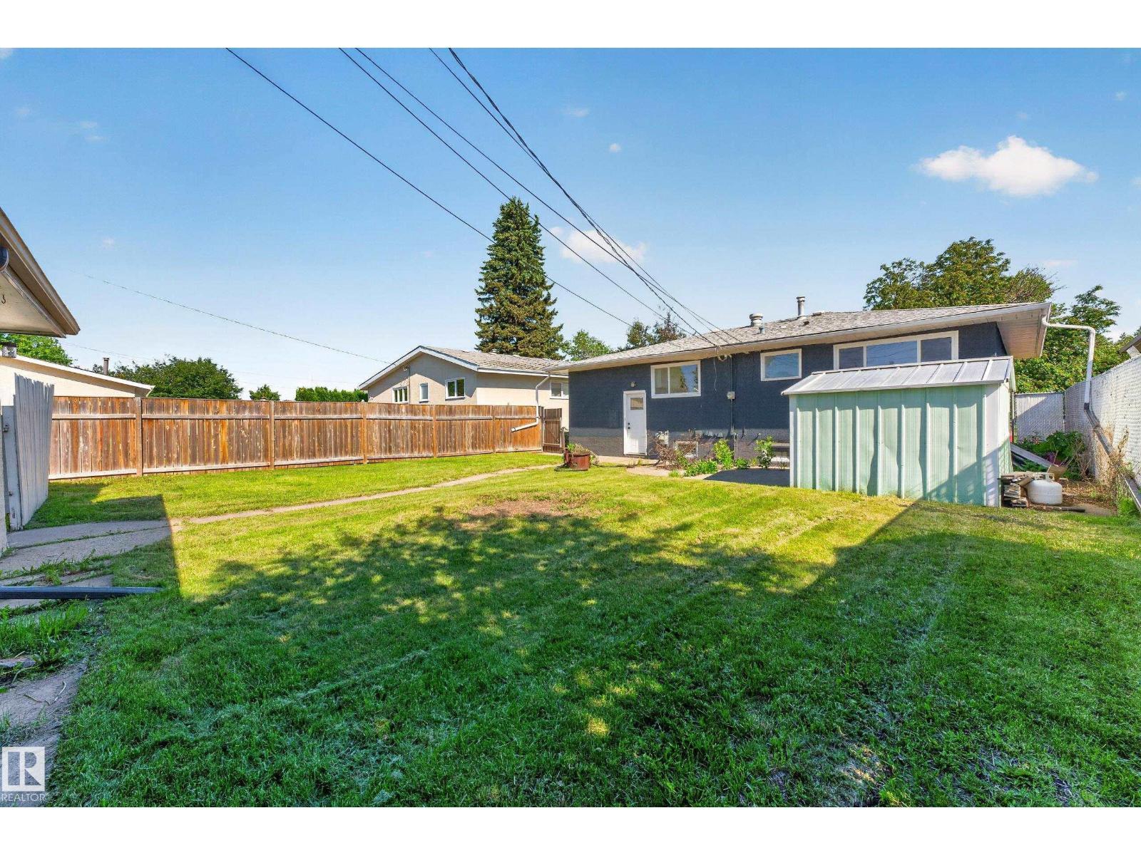 6011 93A Av Nw, Edmonton, AB - Outdoor With Backyard