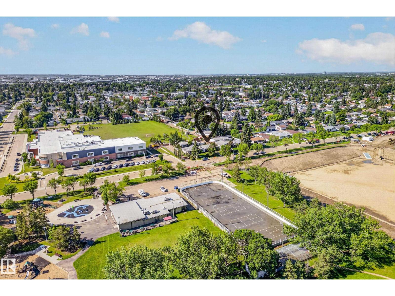 6011 93A Av Nw, Edmonton, AB - Outdoor With View