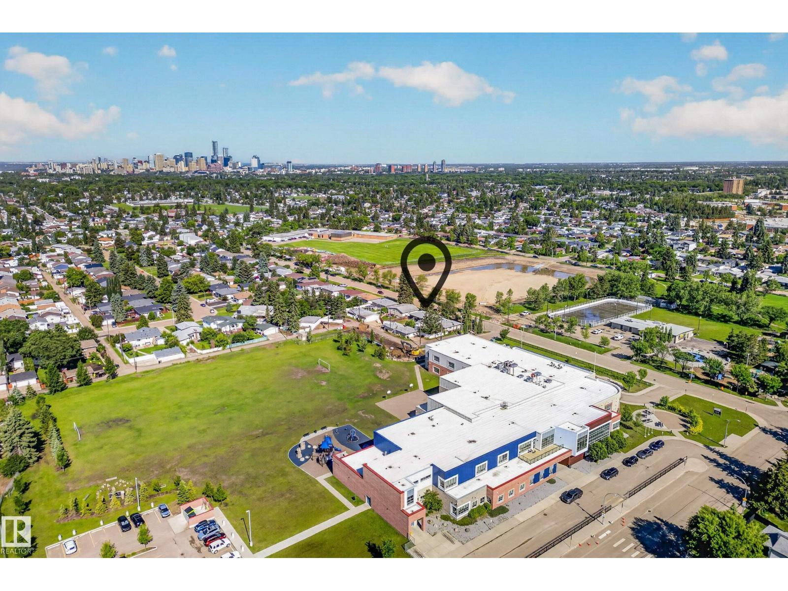 6011 93A Av Nw, Edmonton, AB - Outdoor With View
