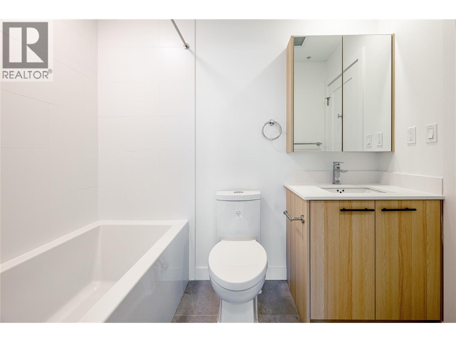 Photo from similar unit. - 1380 Pridham Avenue Unit# 314, Kelowna, BC - Indoor Photo Showing Bathroom
