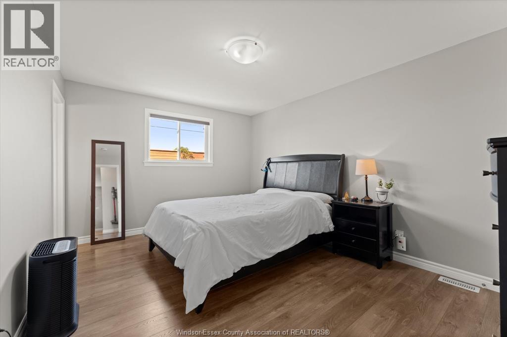 3185 Viola Crescent, Windsor, ON - Indoor Photo Showing Bedroom
