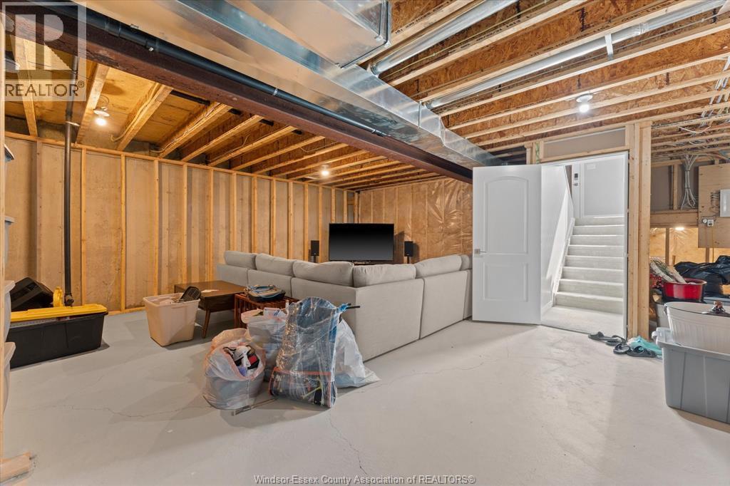 3185 Viola Crescent, Windsor, ON - Indoor Photo Showing Basement